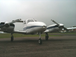 G-BRUX PA 44 Seminole